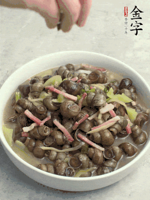 出鍋，撒點蔥花。